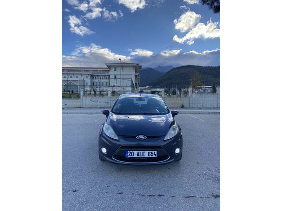 Sahibinden Ford Fiesta 1.4 TDCi Titanium 2011 Model  221.000 km Gri (metalik)