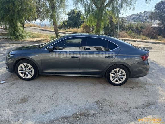 Galeriden Skoda Octavia 1.0 e-Tec Premium 2020 Model Ankara 117.711 km Gri