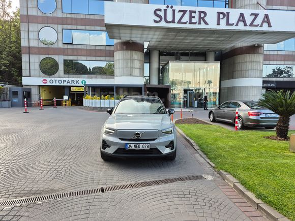 DOKTORDAN SATILIK 252 HP UZUN MENZİLLİ DÜŞÜK KM GARAJ ARABASI