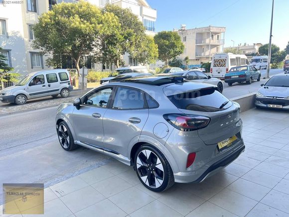 Cam tavanlı 2025 LANSMAN RENGİ ELEKTİRKLİ FORD PUMA 9 BİN KM