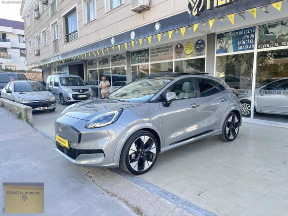 Cam tavanlı 2025 LANSMAN RENGİ ELEKTİRKLİ FORD PUMA 9 BİN KM