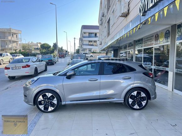 Cam tavanlı 2025 LANSMAN RENGİ ELEKTİRKLİ FORD PUMA 9 BİN KM