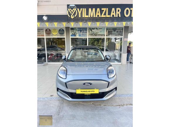 Cam tavanlı 2025 LANSMAN RENGİ ELEKTİRKLİ FORD PUMA 9 BİN KM