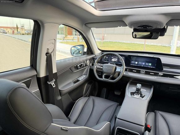DEĞİŞENSİZ BOYASIZ TRAMERSİZ 2025 MODEL 14 BİN KM'DE CHERY
