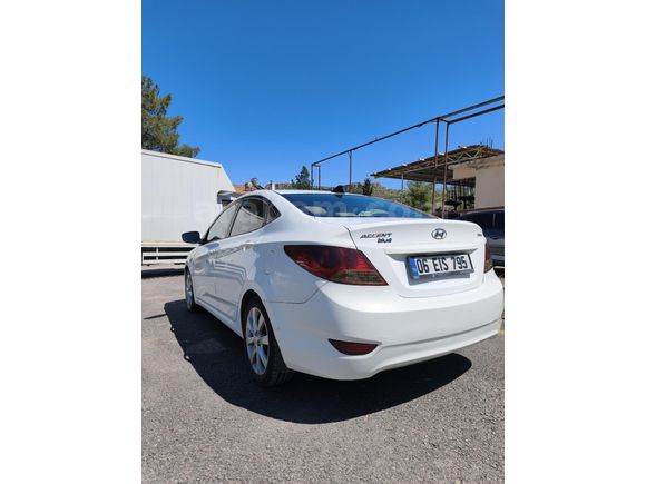 Sahibinden Hyundai Accent Blue 1.6 CRDI Mode Plus 2013 Model  152.500 km Beyaz