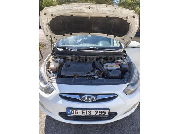 Sahibinden Hyundai Accent Blue 1.6 CRDI Mode Plus 2013 Model  152.500 km Beyaz