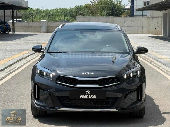 REVA OTOMOTİV 2025 KİA XCEED 1.5 ELEGANCE BOYASIZ 18 KM