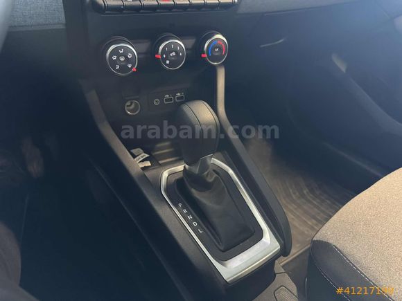 YKTCAR AUTOGROSS'DAN 2023 CLIO EVOLUTION HATASIZ 26.355 KM'DE