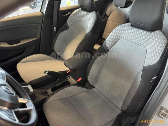 YKTCAR AUTOGROSS'DAN 2023 CLIO EVOLUTION HATASIZ 26.355 KM'DE