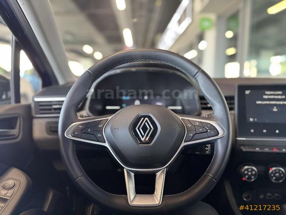 YKTCAR AUTOGROSS'DAN 2023 CLIO EVOLUTION HATASIZ 25.220 KM'DE