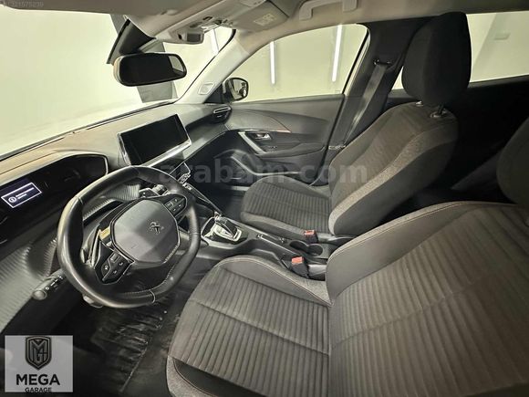 MEGA GARAGE 2021 PEUGEOT 2008 1.2 ACTİVE HATASIZ TRAMERSİZ