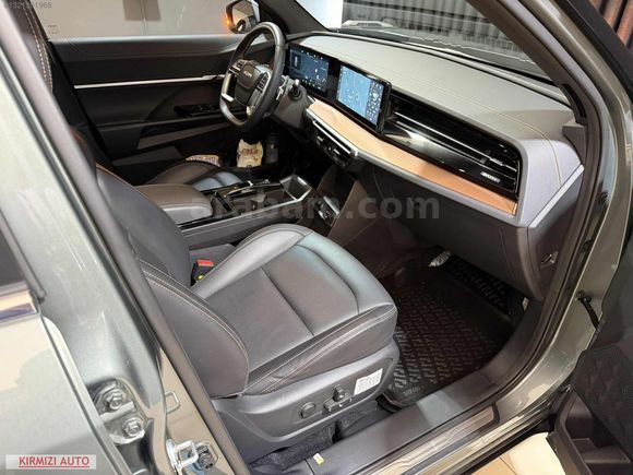 KIRMIZI AUTO'DN 2025 KGM SSANGYONG TORRES EVX CAM TAVAN 9.000KM