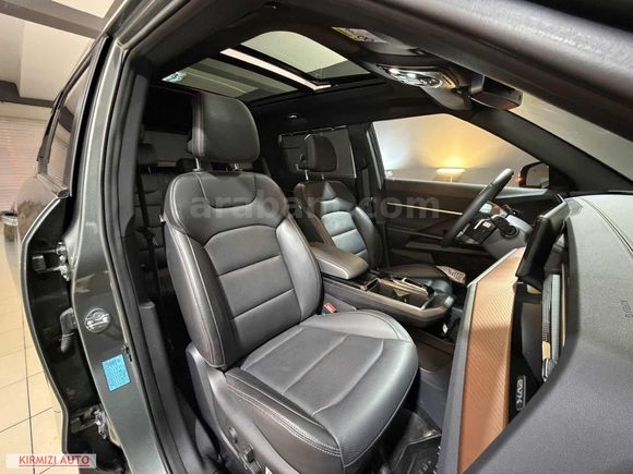 KIRMIZI AUTO'DN 2025 KGM SSANGYONG TORRES EVX CAM TAVAN 9.000KM