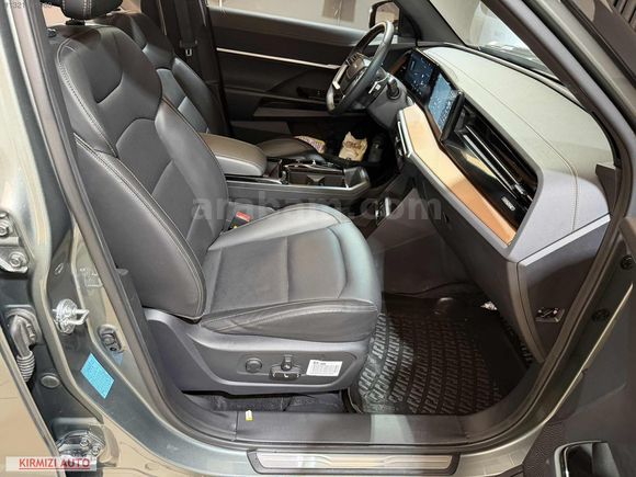 KIRMIZI AUTO'DN 2025 KGM SSANGYONG TORRES EVX CAM TAVAN 9.000KM