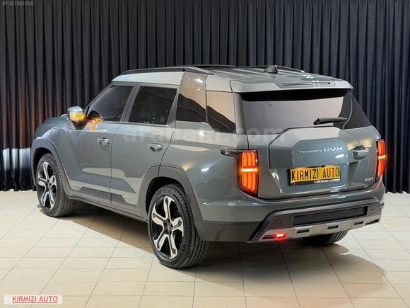 KIRMIZI AUTO'DN 2025 KGM SSANGYONG TORRES EVX CAM TAVAN 9.000KM