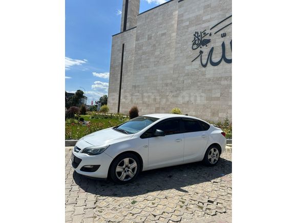 düsük km Opel Astra 1.6 Edition 2015