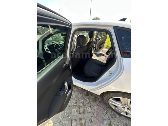 düsük km Opel Astra 1.6 Edition 2015