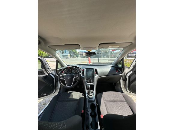 düsük km Opel Astra 1.6 Edition 2015