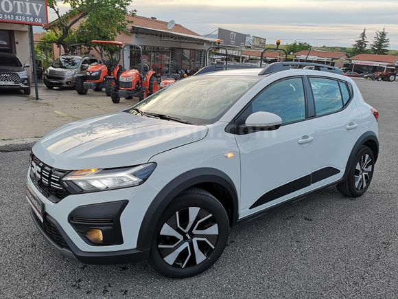 BEZİRGANOĞLU'NDAN 2025 GSR'li Dacia Sandero Stepway 1.0 Tce Expression HATASIZ l Kırşehir