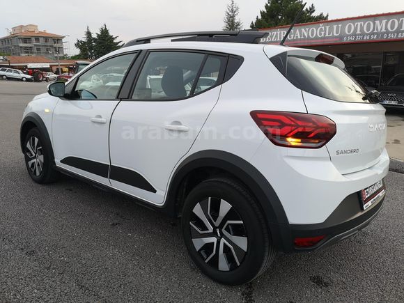 BEZİRGANOĞLU'NDAN 2025 GSR'li Dacia Sandero Stepway 1.0 Tce Expression HATASIZ l Kırşehir