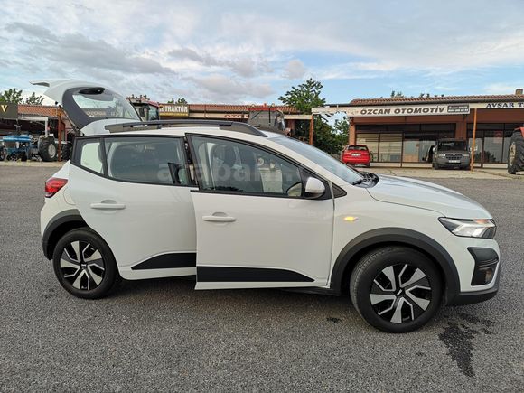 BEZİRGANOĞLU'NDAN 2025 GSR'li Dacia Sandero Stepway 1.0 Tce Expression HATASIZ l Kırşehir