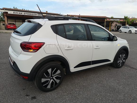 BEZİRGANOĞLU'NDAN 2025 GSR'li Dacia Sandero Stepway 1.0 Tce Expression HATASIZ l Kırşehir