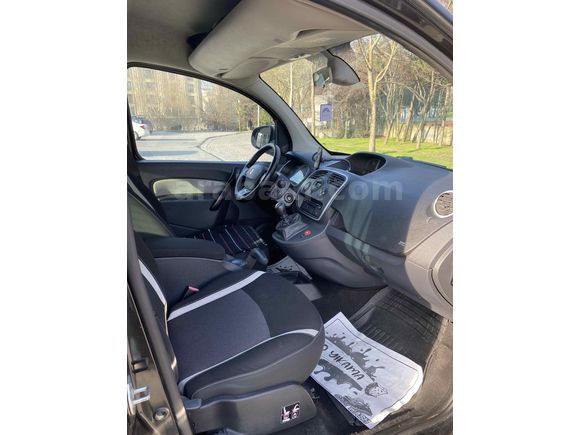 Sahibinden Renault Kangoo Multix 1.5 dCi Extreme 2015 Model  156.000 km Siyah