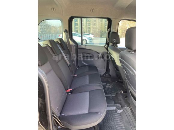 Sahibinden Renault Kangoo Multix 1.5 dCi Extreme 2015 Model  156.000 km Siyah