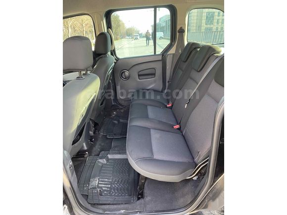 Sahibinden Renault Kangoo Multix 1.5 dCi Extreme 2015 Model  156.000 km Siyah