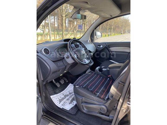Sahibinden Renault Kangoo Multix 1.5 dCi Extreme 2015 Model  156.000 km Siyah