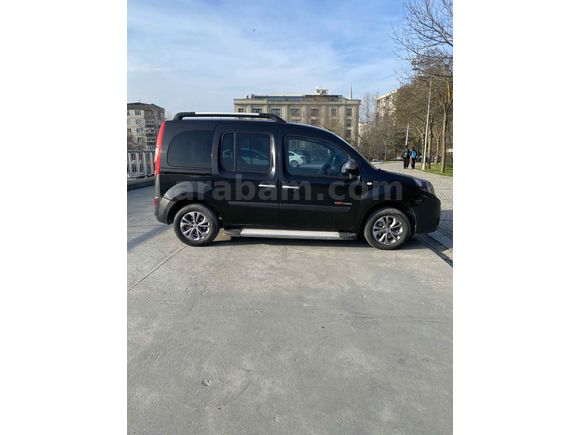 Sahibinden Renault Kangoo Multix 1.5 dCi Extreme 2015 Model  156.000 km Siyah