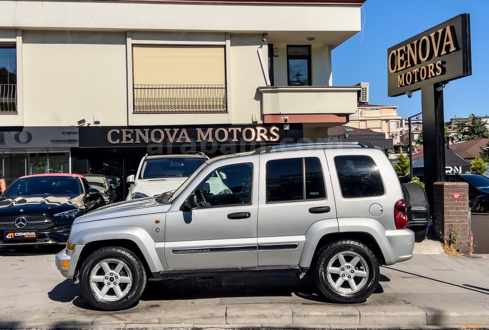 Galeriden Jeep Cherokee 2.8 CRD Limited 2006 Model İstanbul 295.000 km Gri 5