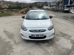 Sahibinden Hyundai Accent Blue 1.6 CRDI Mode Plus 2013 Model  265.700 km Beyaz