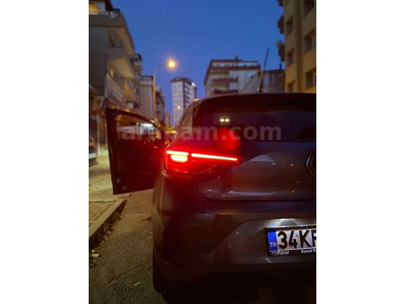 HATASIZ-BOYASIZ-DEĞİŞENSİZ-TRAMERSİZ 2024 22500KM CLİO