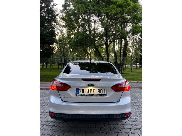 HATASIZ BOYASIZ TRAMERSİZ 79.000 KM TEMİZ AİLE ARACI
