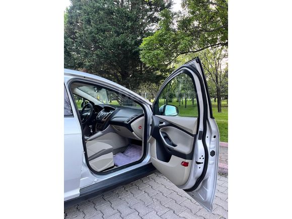 HATASIZ BOYASIZ TRAMERSİZ 79.000 KM TEMİZ AİLE ARACI