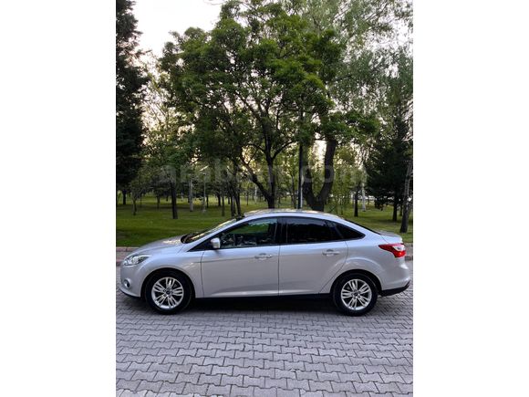 HATASIZ BOYASIZ TRAMERSİZ 79.000 KM TEMİZ AİLE ARACI