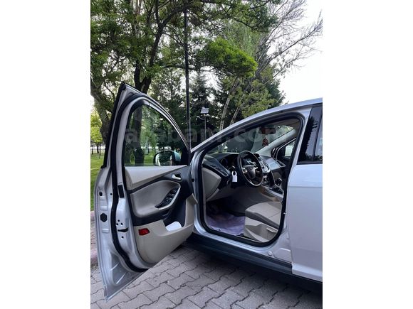 HATASIZ BOYASIZ TRAMERSİZ 79.000 KM TEMİZ AİLE ARACI