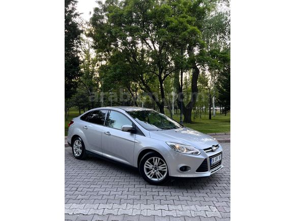 HATASIZ BOYASIZ TRAMERSİZ 79.000 KM TEMİZ AİLE ARACI