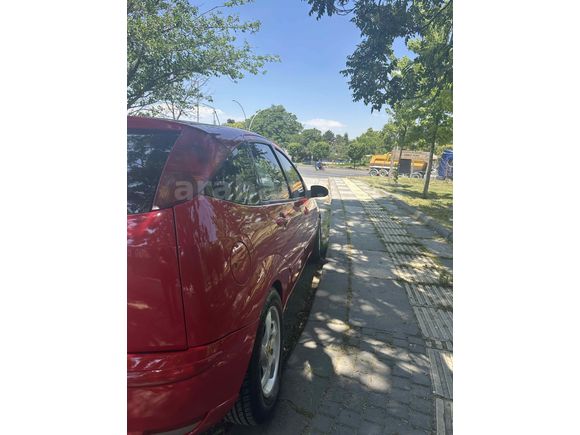 Sahibinden Ford Focus 1.6 Ghia 2002 Model 