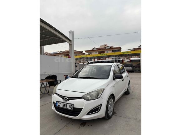 Sahibinden Hyundai i20 1.4 CVVT Jump 2014 Model Antalya 132.860 km Beyaz