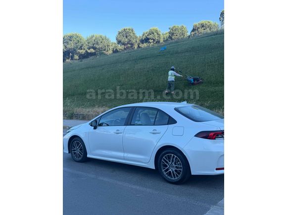 AKKALEDEN 2026 COROLLA 1.5 VİSİON PLUS 7 KM SIFIR AYARINDA