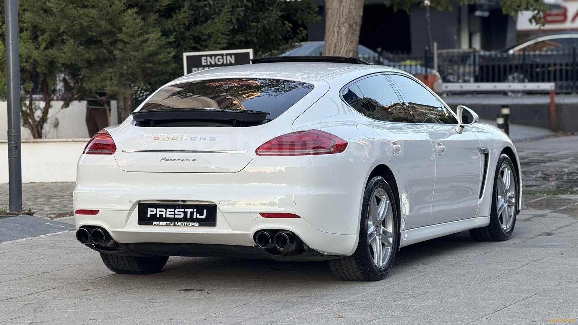 Galeriden Porsche Panamera 4 2011 Model İstanbul 101.000 km Beyaz 5
