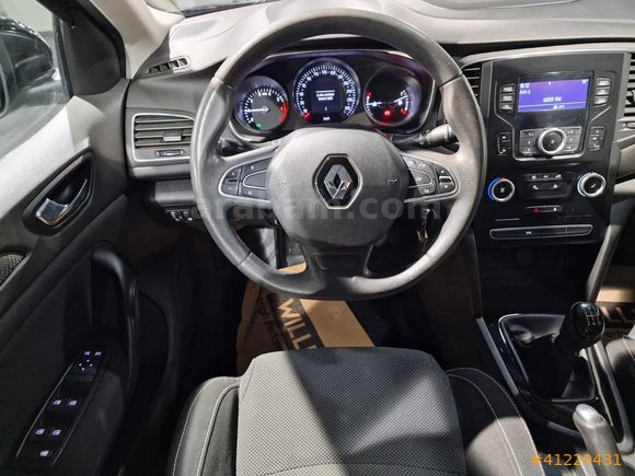 Mais İzmir Şube Megane Sedan 1.6 16V Joy