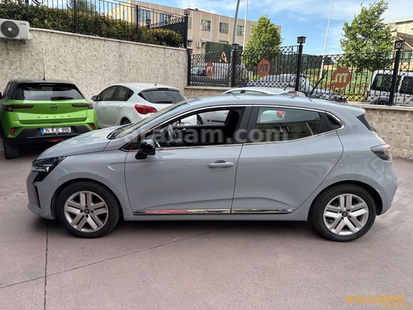 Galeriden Renault Clio 1.0 TCe Evolution 2024 Model Tokat 33.732 km Gri (metalik)