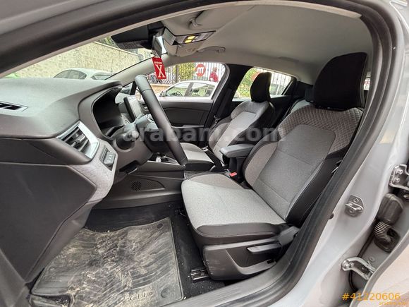 Galeriden Renault Clio 1.0 TCe Evolution 2024 Model Tokat 33.732 km Gri (metalik)