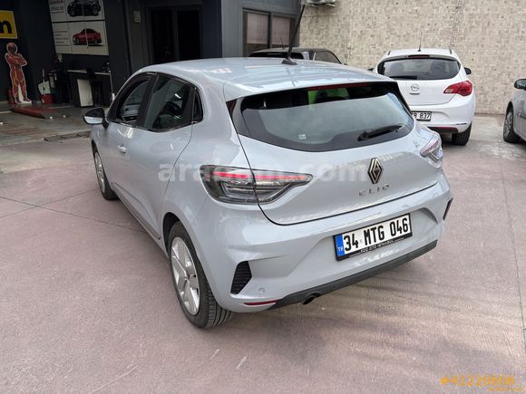 Galeriden Renault Clio 1.0 TCe Evolution 2024 Model Tokat 33.732 km Gri (metalik)
