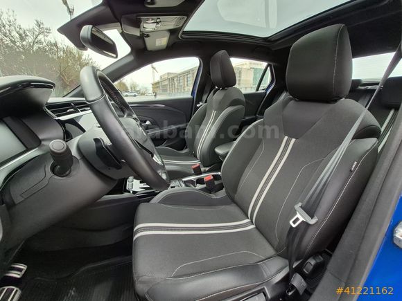 BULUT NETCAR'DAN 2023 MODEL OPEL CORSA 1.2 T GS CAM TAVAN HATASZ