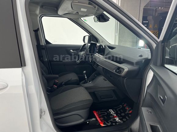 otomobil Ford Tourneo Courier 1.5 EcoBlue Deluxe