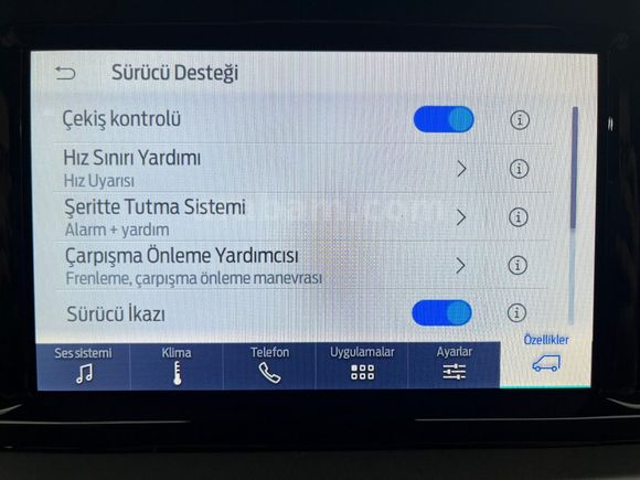 otomobil Ford Tourneo Courier 1.5 EcoBlue Deluxe